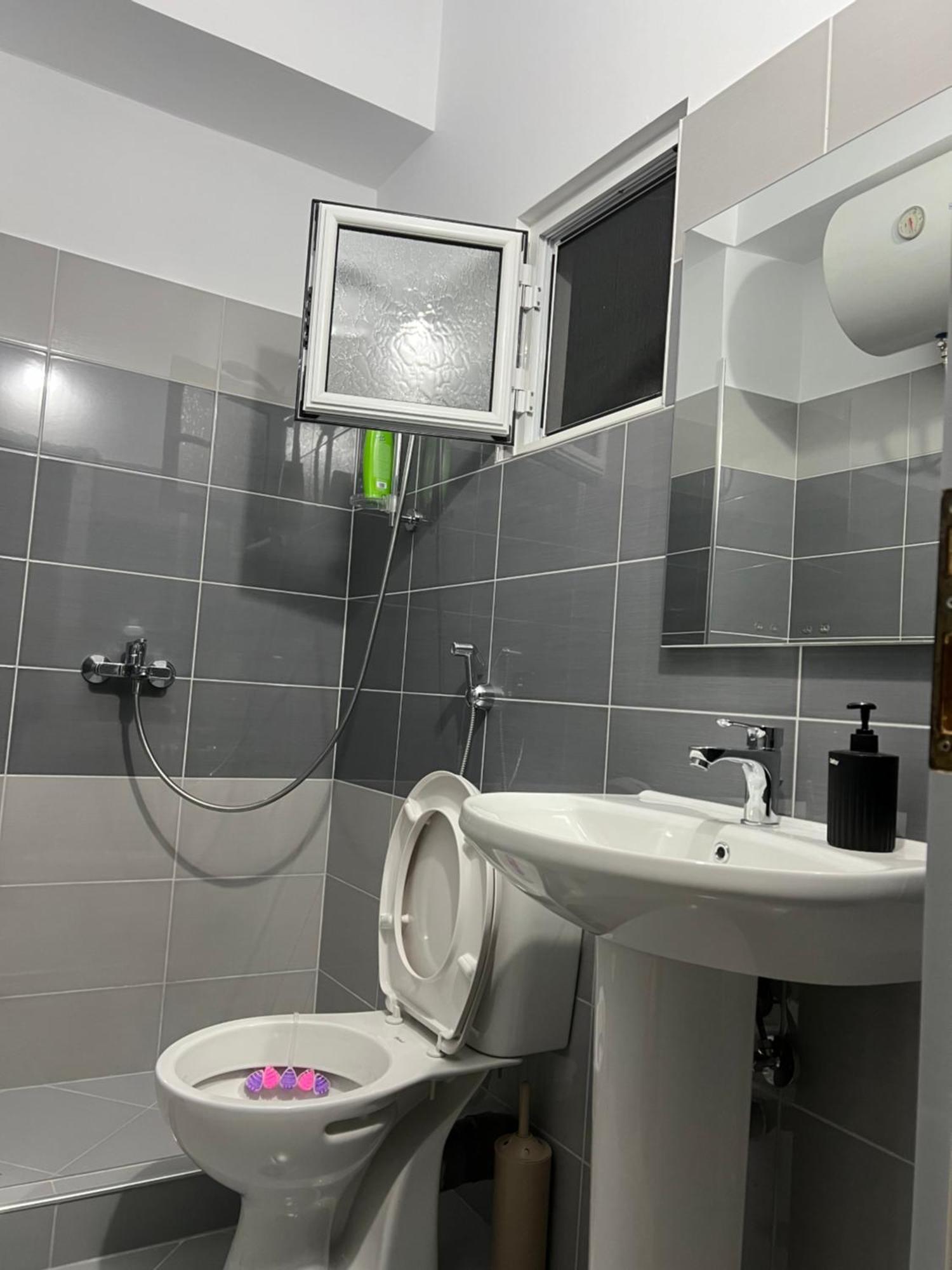 Amazing Familiar Apartments And Rooms Sarande Ngoại thất bức ảnh